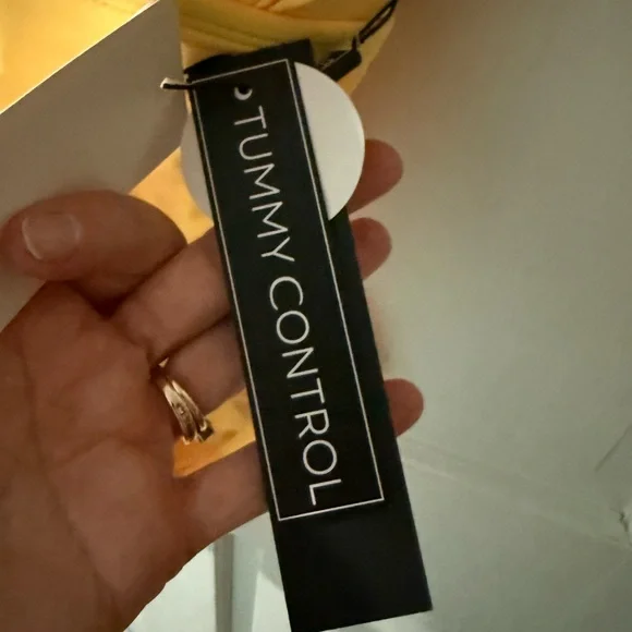 La Blanca One Piece Swimsuit in Pineapple Yellow - BNWT - Size 8 - Picture 3 of 12